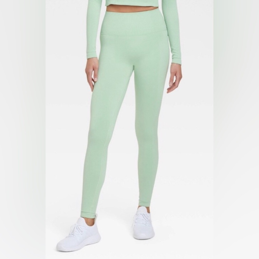 NEW All In Motion High‎ Rise Legging. XL